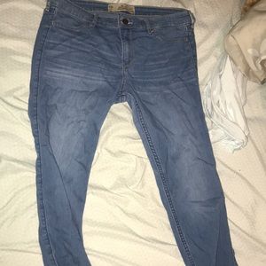 Medium wash Hollister jeans